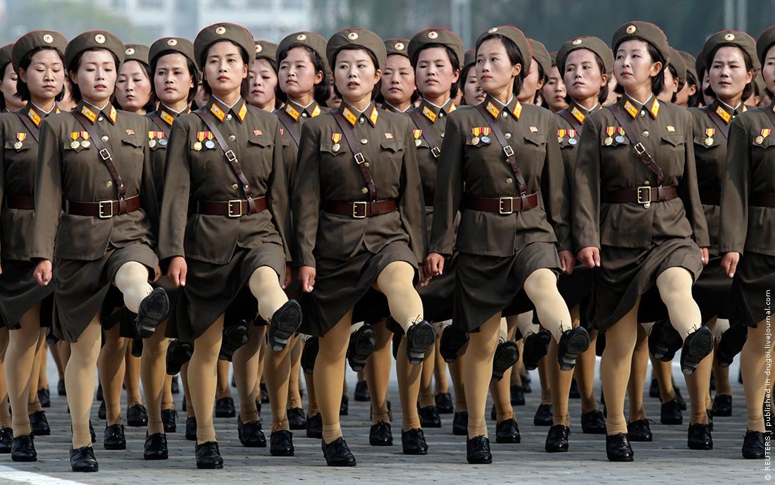 North korean female soldiers