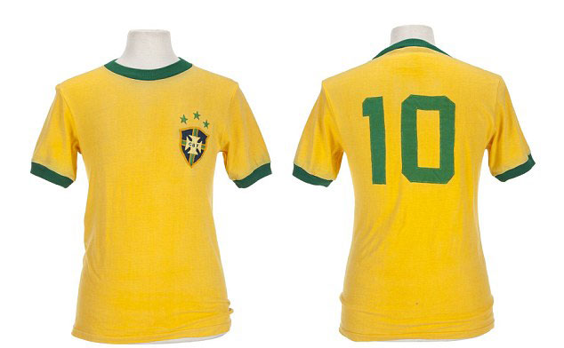 Pele's number 10 shirt for the Brazilian national team of 1970 is also up for auction (Photo: Julien's)