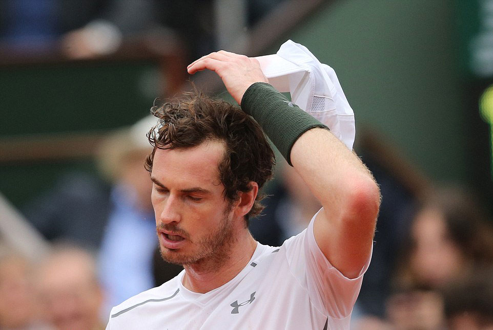 Djokovic gave Murray a hard time in the game with a 3-6, 6-1, 6-2, 6-4 (Photo: Dave Shopland/Daily Mail)